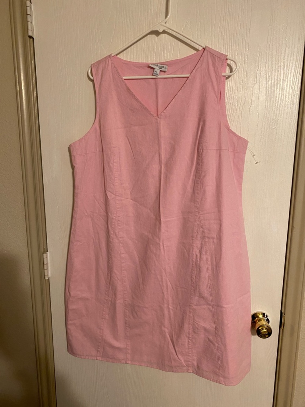 Sleeveless Pink V-Neck Shift Dress